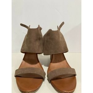 Halogen women's Taupe Leather Wedge Stacked Wedge Heel Sandals‎ Size 9.5